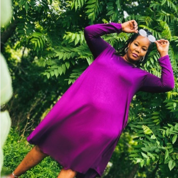 Dresses - Picture 4 of 6